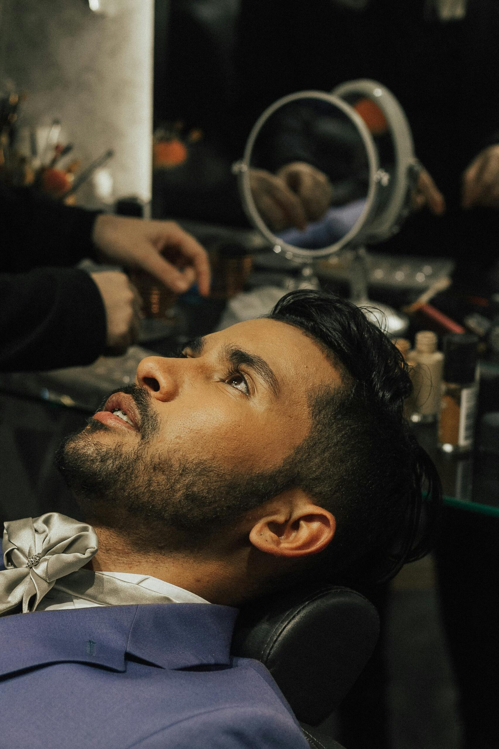 Maquillaje nupcial masculino para novio profesional a domicilio en España